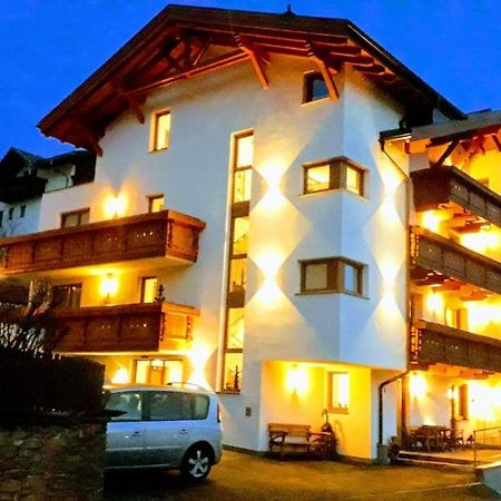 Hotel Garni Jaegerheim แซร์เฟาส์ ภายนอก รูปภาพ
