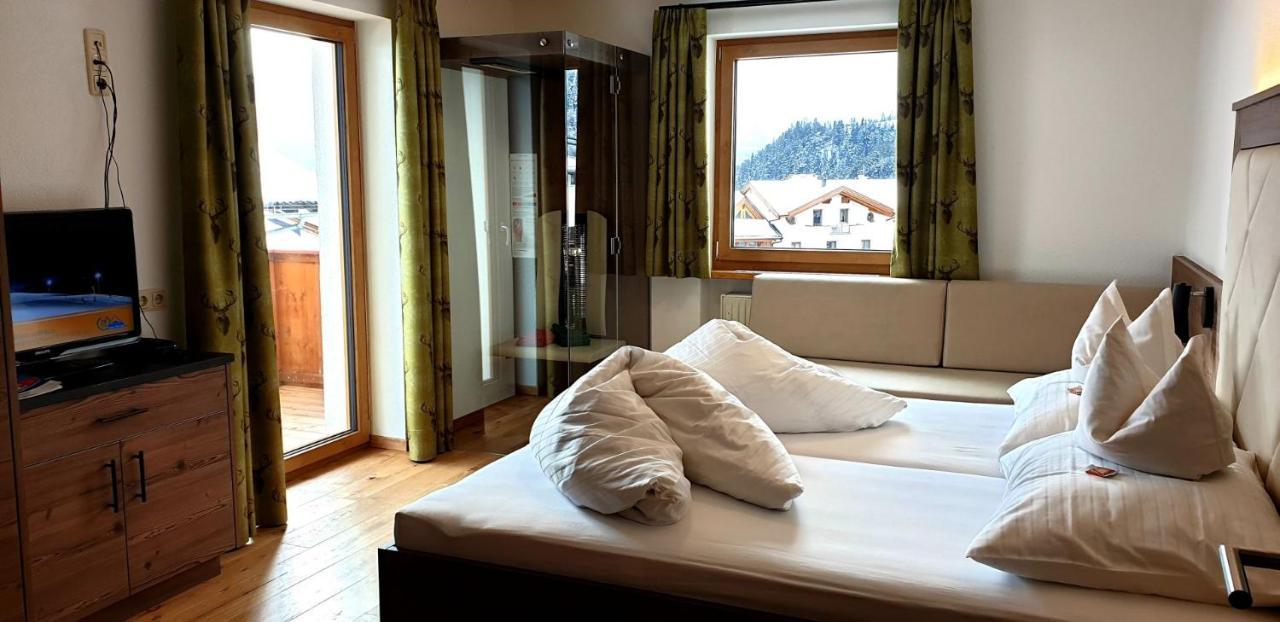 Hotel Garni Jaegerheim แซร์เฟาส์ ภายนอก รูปภาพ