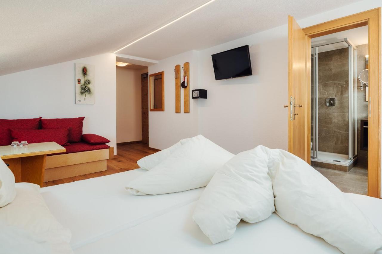 Hotel Garni Jaegerheim แซร์เฟาส์ ภายนอก รูปภาพ