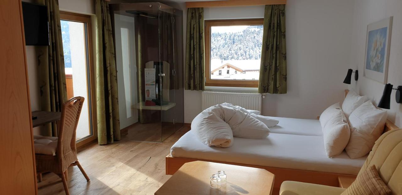 Hotel Garni Jaegerheim แซร์เฟาส์ ภายนอก รูปภาพ