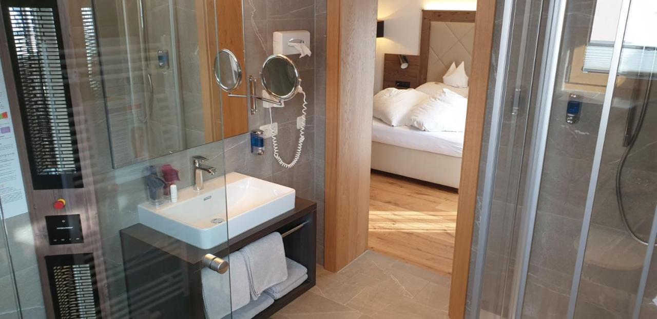 Hotel Garni Jaegerheim แซร์เฟาส์ ภายนอก รูปภาพ