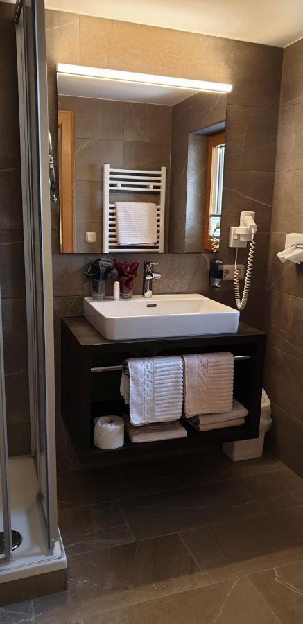Hotel Garni Jaegerheim แซร์เฟาส์ ภายนอก รูปภาพ